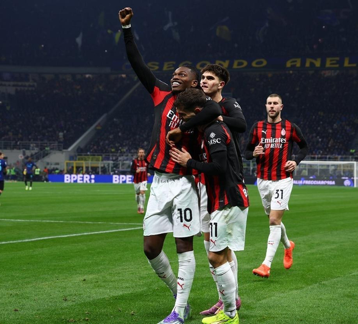 他让队友在 他让队友在